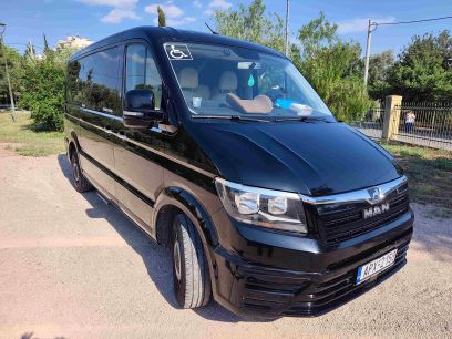 MINIBUS